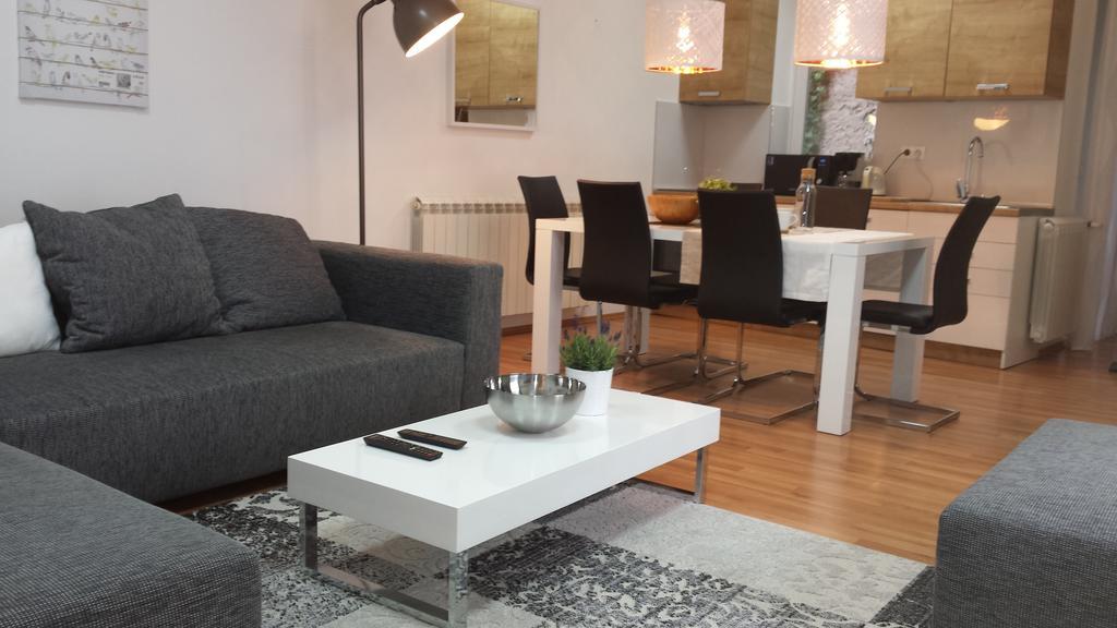 City Lights Apartment Zagabria Esterno foto