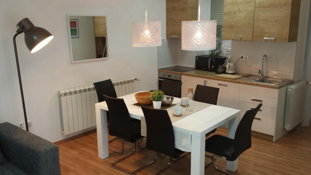 City Lights Apartment Zagabria Esterno foto