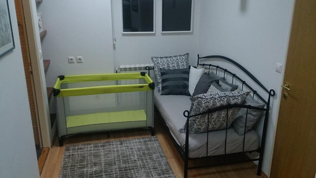 City Lights Apartment Zagabria Esterno foto