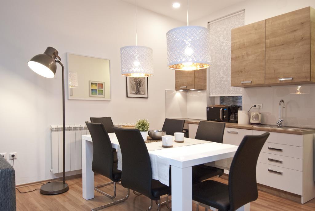 City Lights Apartment Zagabria Esterno foto