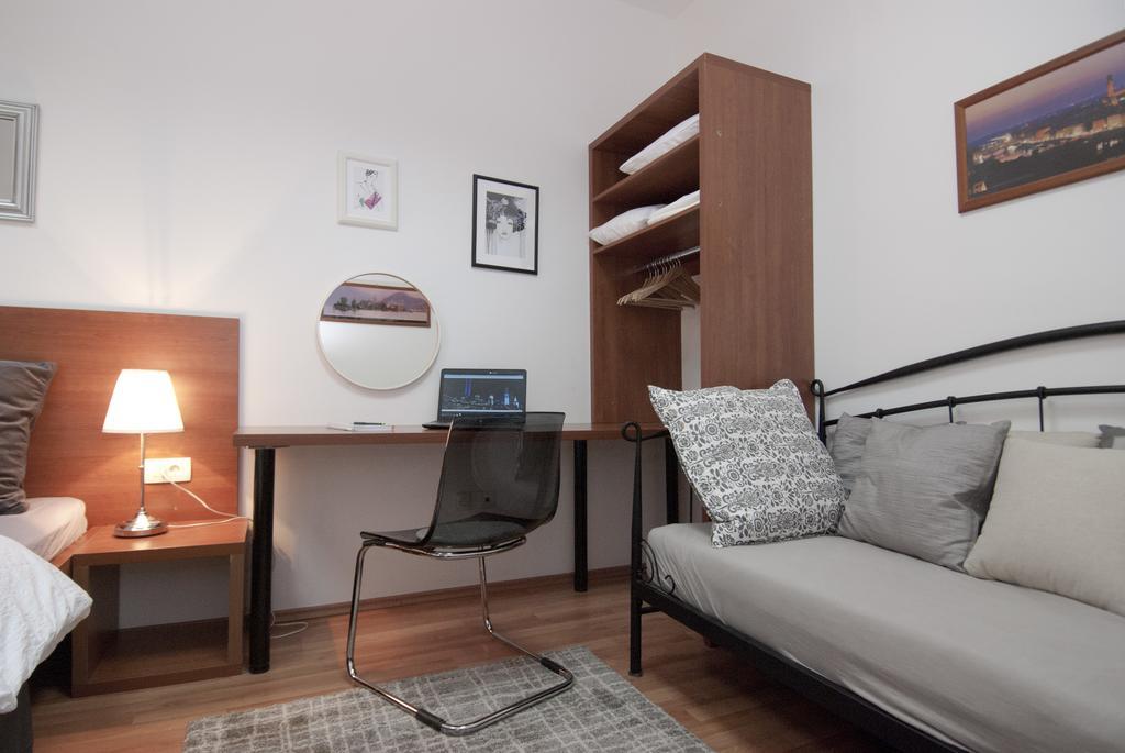 City Lights Apartment Zagabria Esterno foto