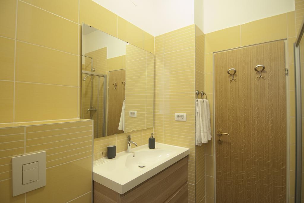 City Lights Apartment Zagabria Esterno foto