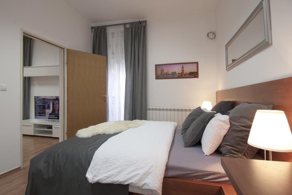 City Lights Apartment Zagabria Esterno foto